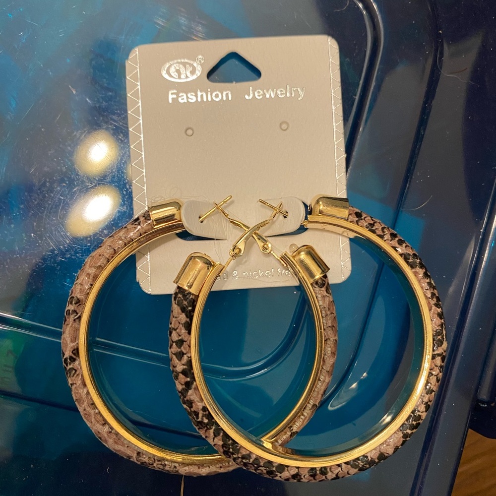 Snake print hoop earrings